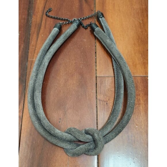 Comptoir des Cotonniers Suede Knot Necklace Gray Adjustable Boho Minimalist - Picture 2 of 7
